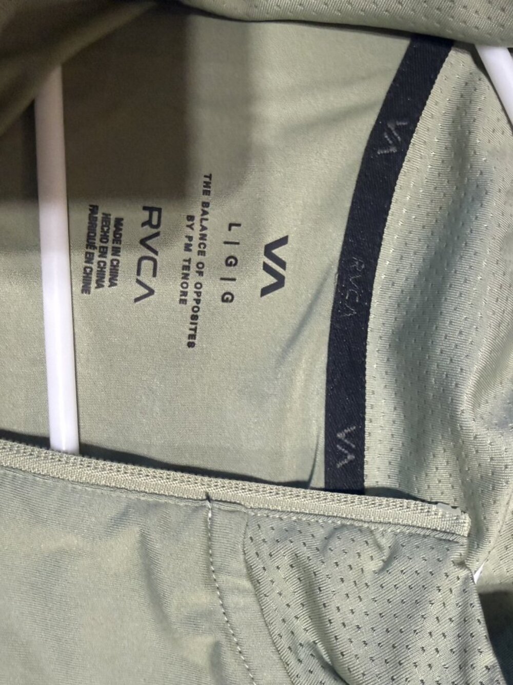 RVCA VA Sport Men's 1/4 Zip Pullover Sage Green Size L - Picture 3 of 3